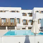 Hotel Lithos By Spyros & Flora 4*