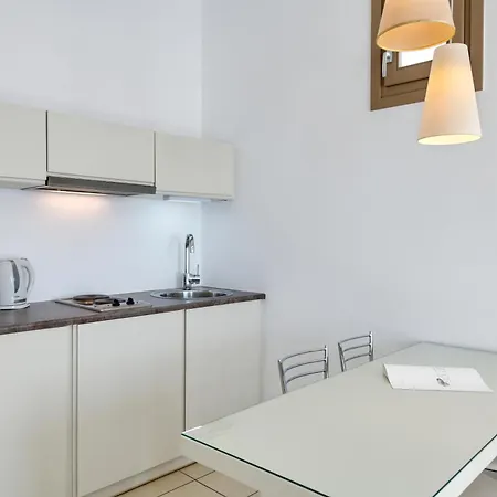 リソス バイ スピロス&フローラ 4*