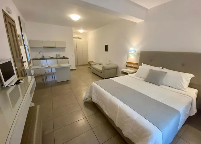 ليثوز باي سبيروس&فلورا فندق