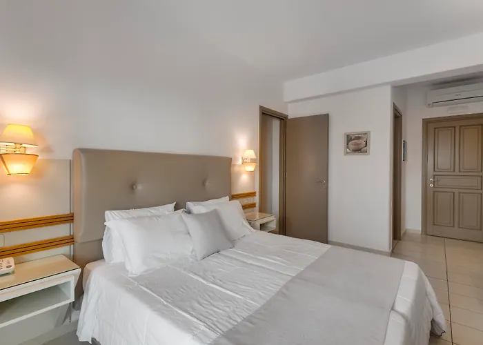 ليثوز باي سبيروس&فلورا Agios Ioannis Diakoftis