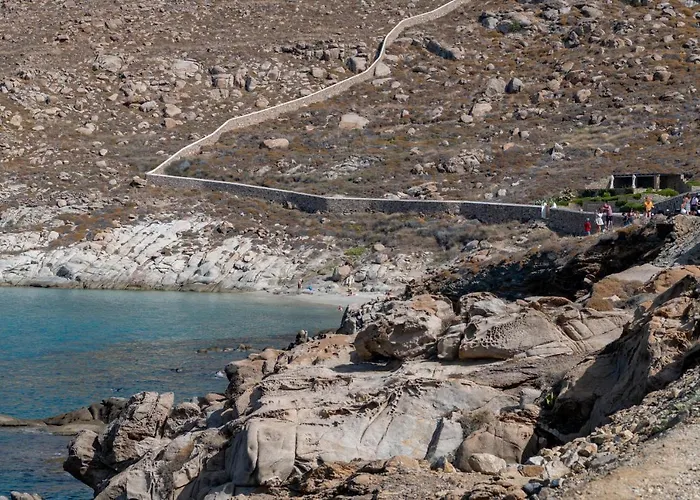 Отель Lithos By Spyros & Flora