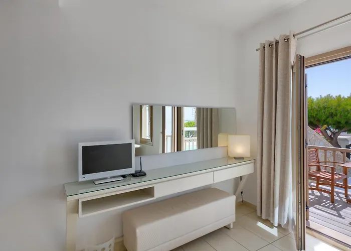 斯派罗斯&弗洛拉力托斯酒店 Agios Ioannis Diakoftis