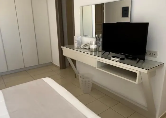 斯派罗斯&弗洛拉力托斯酒店 4*